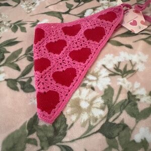 NWT  HEART CROCHET HAIR SCARF